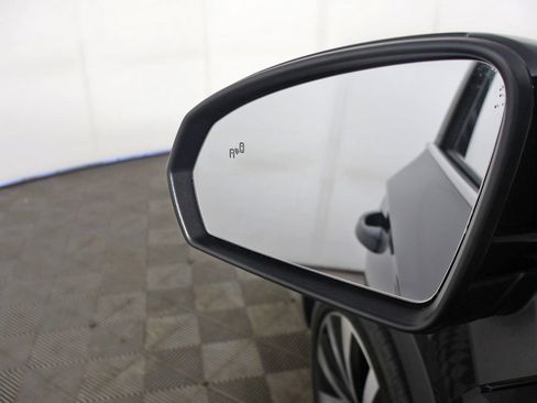 Used 2023 Volkswagen Taos SE FWD image 34