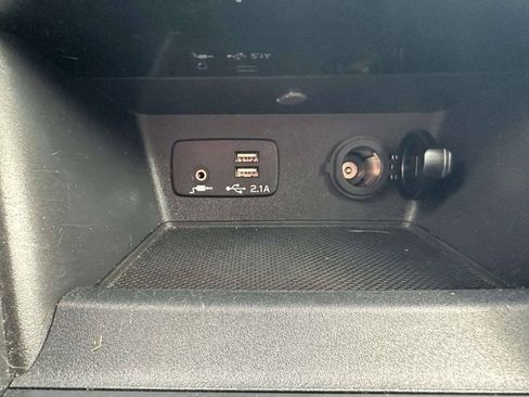 Used 2023 Subaru Forester Premium AWD/4WD image 37
