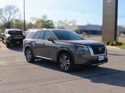 Used 2024 Nissan Pathfinder Platinum w/ Cargo Package