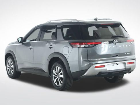 Used 2025 Nissan Pathfinder SL AWD/4WD image 42