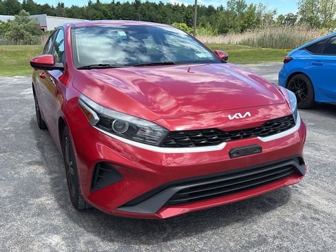 Used 2023 Kia Forte LXS FWD image 2