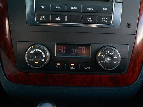 Used 2006 Cadillac DTS FWD image 36
