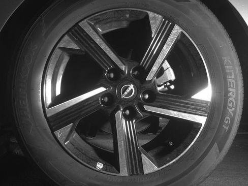 Used 2025 Nissan Sentra SV image 14