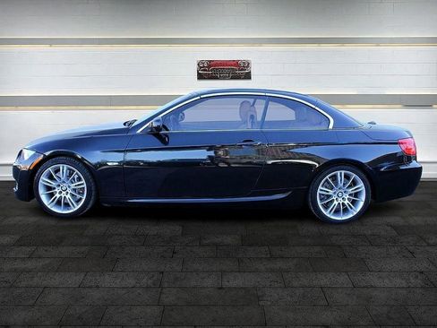 Used 2013 BMW 335i Convertible w/ M Sport Pkg image 4