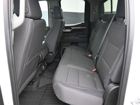 New 2026 GMC Sierra 1500 SLE image 10