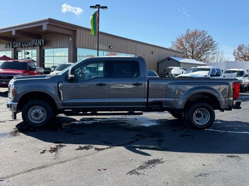 Used 2024 Ford F350 XLT image 5