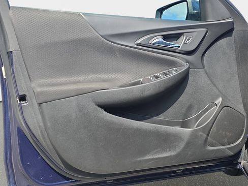 Used 2017 Chevrolet Malibu LT image 26