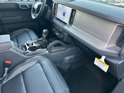 New 2025 Ford Bronco Outer Banks w/ Sasquatch Package image 16