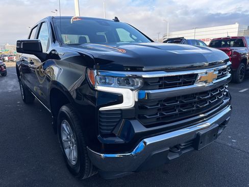 Used 2025 Chevrolet Silverado 1500 LT image 4