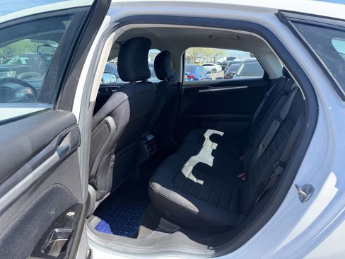 Used 2015 Ford Fusion SE image 22