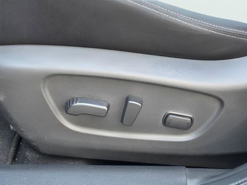 Used 2020 Nissan Rogue Sport SV image 18