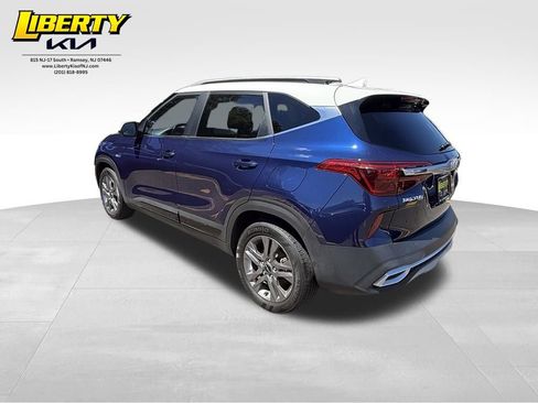 Used 2023 Kia Seltos S AWD/4WD image 5