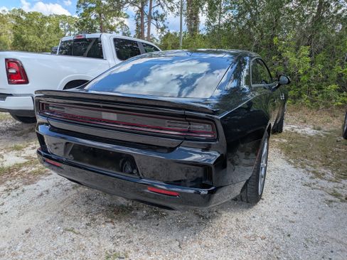 Used 2024 Dodge Charger Daytona Scat Pack w/ Plus Group AWD/4WD image 3