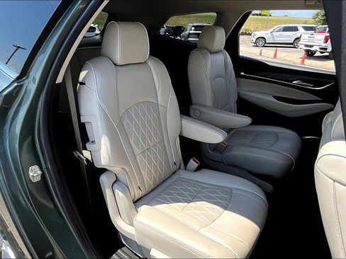 Used 2023 Buick Enclave Avenir image 29