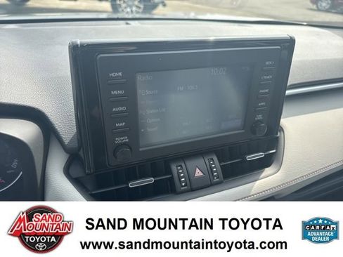 Used 2019 Toyota RAV4 XLE Premium FWD image 23