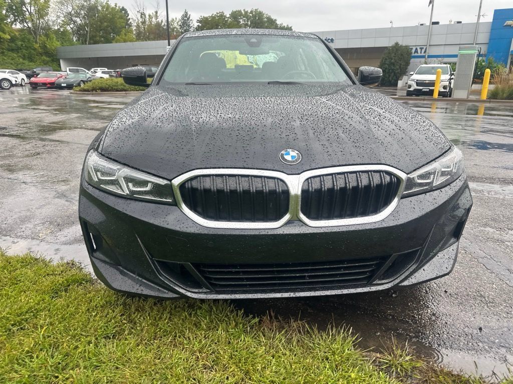 Used 2025 BMW 330i xDrive Sedan AWD/4WD image 3