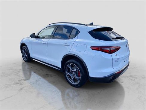 Used 2022 Alfa Romeo Stelvio Ti image 3