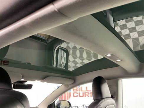 Used 2023 Tesla Model 3 Standard Range image 21