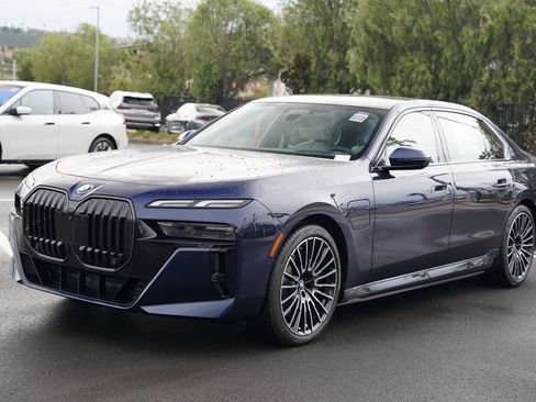 New 2026 BMW 750e xDrive 750e xDrive image 2