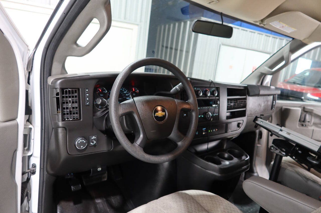 Used 2021 Chevrolet Express 2500 RWD image 23