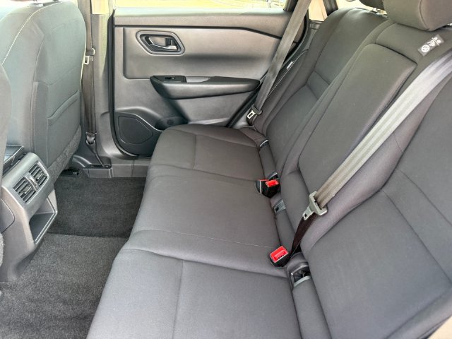 Used 2024 Nissan Rogue S FWD image 24