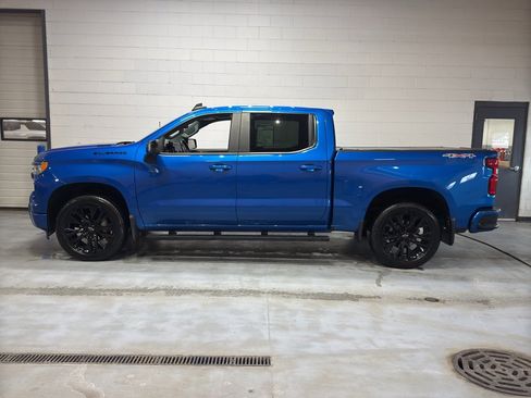 Used 2022 Chevrolet Silverado 1500 RST w/ Convenience Package II image 2