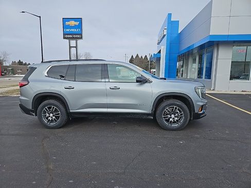 Used 2025 GMC Acadia Elevation image 2