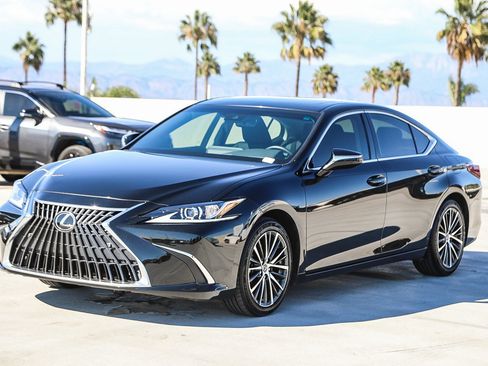 Used 2024 Lexus ES 350 w/ Premium Package FWD image 3