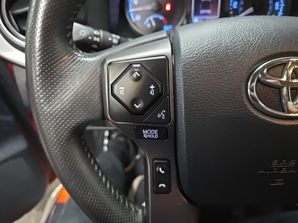 Used 2017 Toyota Tacoma TRD Off-Road w/ Tow Package AWD/4WD image 19