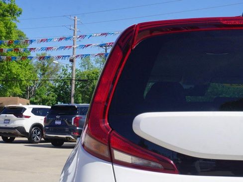 Used 2021 Kia Soul S FWD image 16
