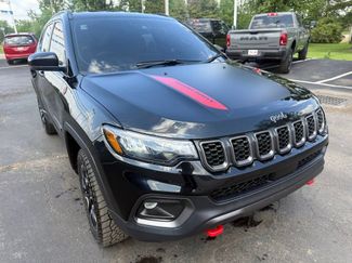 Used 2024 Jeep Compass Trailhawk AWD/4WD video 2