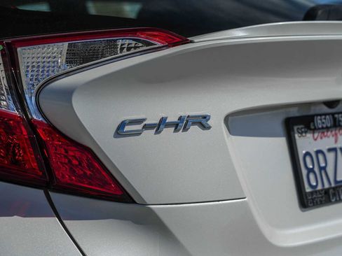 Used 2020 Toyota C-HR LE FWD image 10