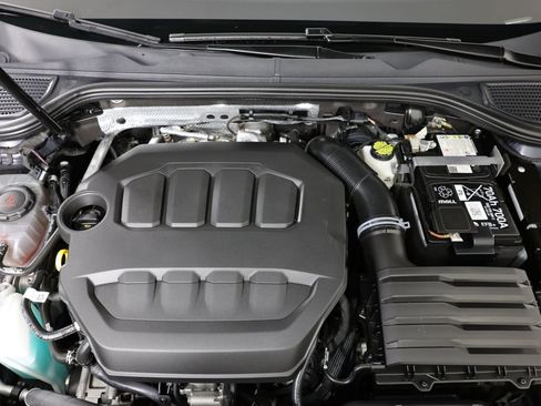 Used 2024 Volkswagen Golf R AWD/4WD image 36