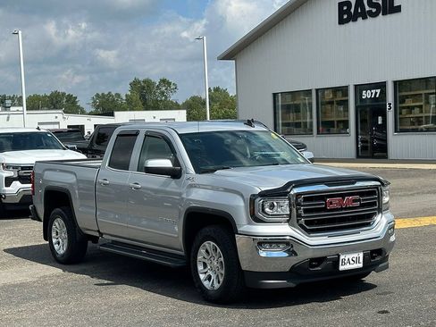 Used 2018 GMC Sierra 1500 SLE w/ SLE Value Package AWD/4WD image 39