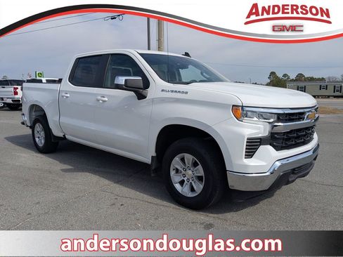 Used 2025 Chevrolet Silverado 1500 LT image 1