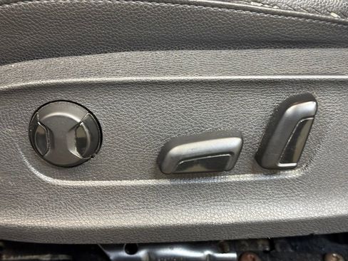 Used 2013 Volkswagen Passat 2.5 SE FWD image 12