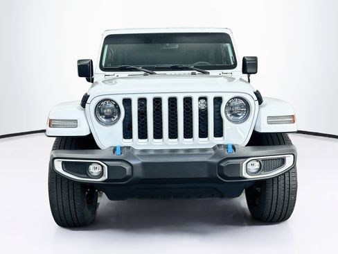 Used 2023 Jeep Wrangler Unlimited Sahara AWD/4WD image 2