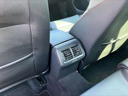 Used 2017 Volkswagen GTI Sport image 10