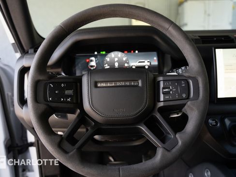 Used 2023 Land Rover Defender 110 V8 image 21