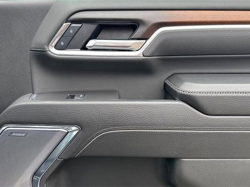 Used 2025 GMC Sierra 3500 Denali image 21