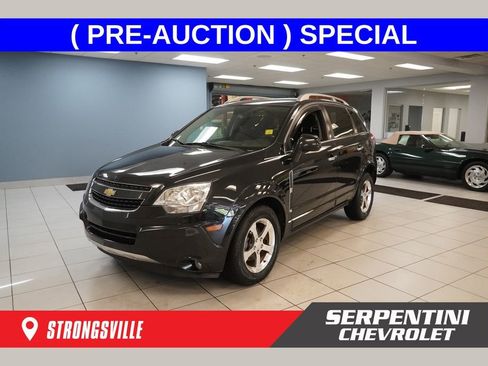 Used 2014 Chevrolet Captiva Sport LT FWD image 1
