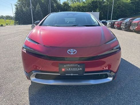 Used 2026 Toyota Prius Plug-In Hybrid w/ Limited Premium Package FWD image 4