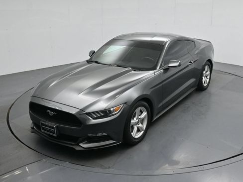 Certified 2017 Ford Mustang Coupe RWD image 33