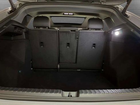 Used 2024 Audi Q4 e-tron Premium w/ Convenience Package image 84