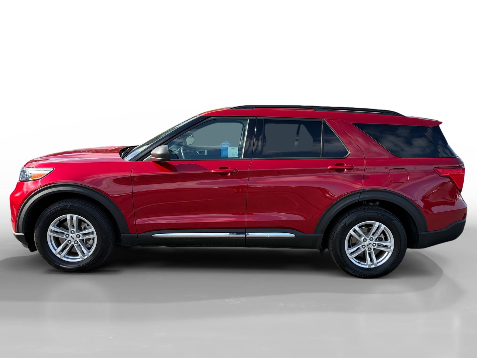 Certified 2023 Ford Explorer XLT w/ Equipment Group 202A RWD image 2