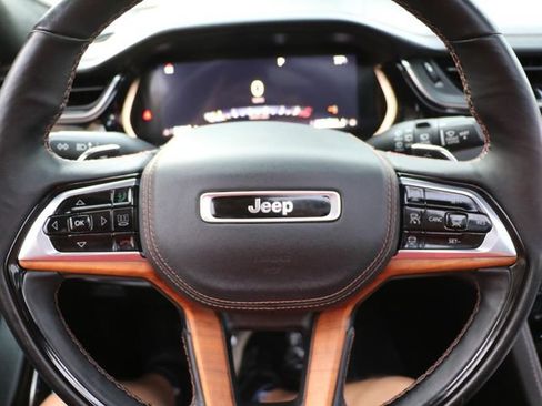 Used 2022 Jeep Grand Cherokee Summit AWD/4WD image 25