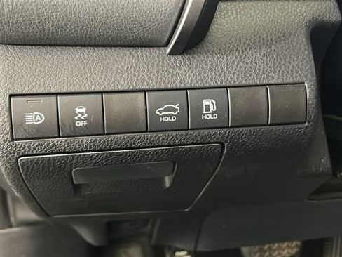Used 2019 Toyota Camry LE FWD image 19