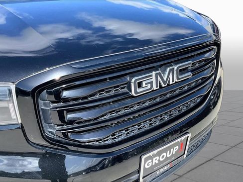Used 2019 GMC Acadia SLT w/ Black Edition FWD image 27