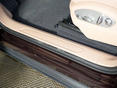 New 2026 Porsche Macan image 18