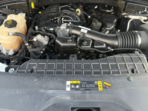Used 2023 Jeep Grand Cherokee Limited AWD/4WD image 33